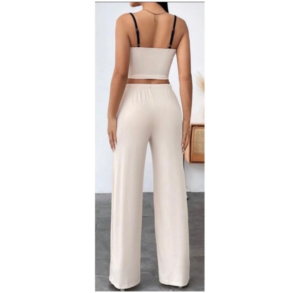 NIB TWO PIECE CONTRAST CAMI SET WITH ELASTIC BAND WIDE LEG PANTS! - Picture 2 of 6
